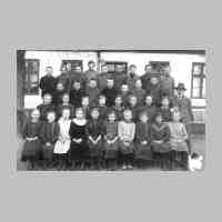 006-0049 Klassenbild der Volksschule Biothen um 1925.jpg